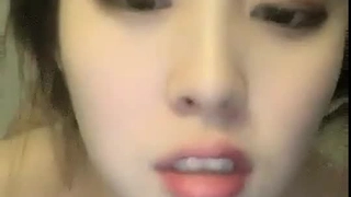 娇妻 雪白 呻吟-美女学生妹子是男友的乖母狗，戴着狗炼项圈乖乖让男友无套抽插~